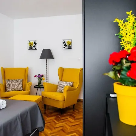 Nikola Apartmán *