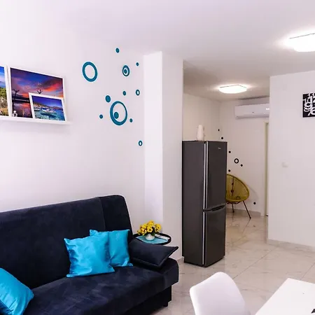 Nikola Apartment *